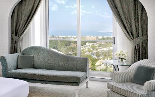 Club Room Ocean Front- Twin- View-DXBHG