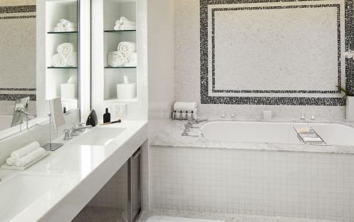 The London West Hollywood at Beverly Hills - Gate Suite 2 Bedroom Washroom
