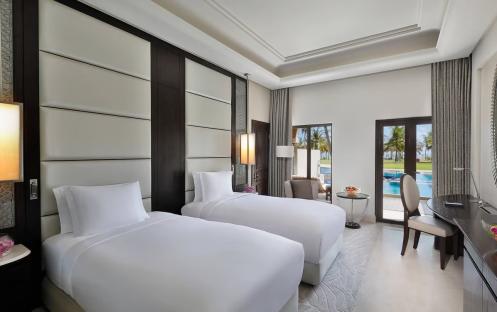 Al-Bustan-Palace-Ritz-Carlton-Deluxe-Lagoon-Access-Twin-Room-Bed