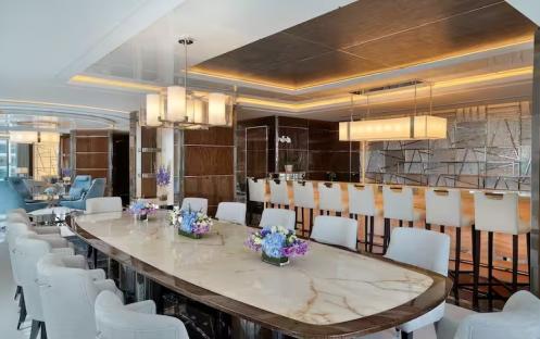 Hilton-Dubai-Palm-Jumeirah-Imperial-Suite-Dining-Room