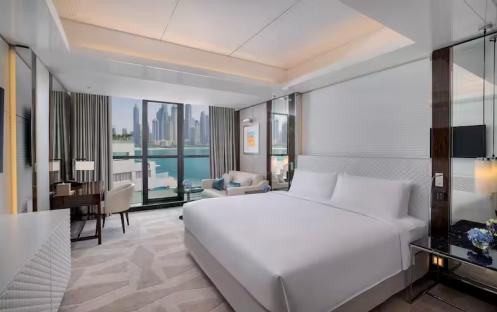 Hilton-Dubai-Palm-Jumeirah-Imperial-Suite-Master-Bedroom