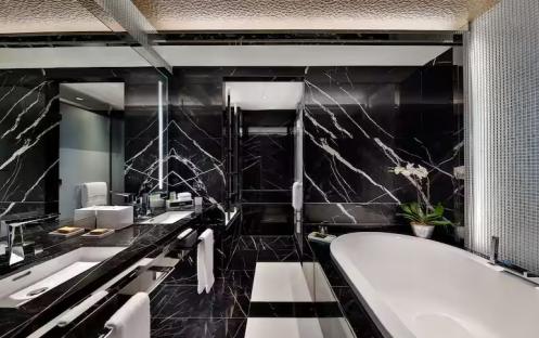 Hilton-Dubai-Palm-Jumeirah-Presidential-Suite-Washroom
