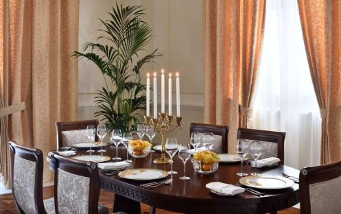 Palazzo Versace Dubai - Signature Suite Dining