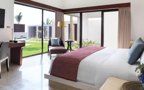 Anantara Al Baleed - Three Bedroom Royal Beach Villa Bedroom