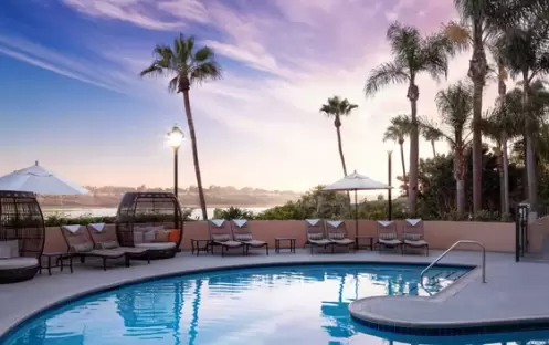 Bayview Outdoor Pool Bar