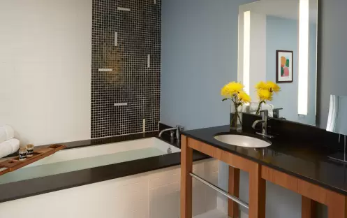 Kimpton Shorebreak Hotel - Suite Bathroom