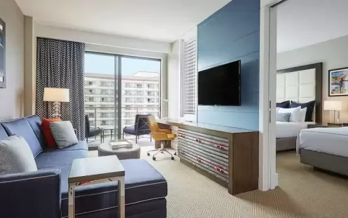 THE-WATEFRONT-BEACH-RESORT-PREMIUM-OCEANVIEW-1-BEDROOM-2-QUEEN-SUITE