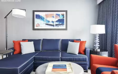 THE-WATEFRONT-BEACH-RESORT-PREMIUM-OCEANVIEW-2-QUEENS-FAMILY-SUITE-LIVING-SPACE