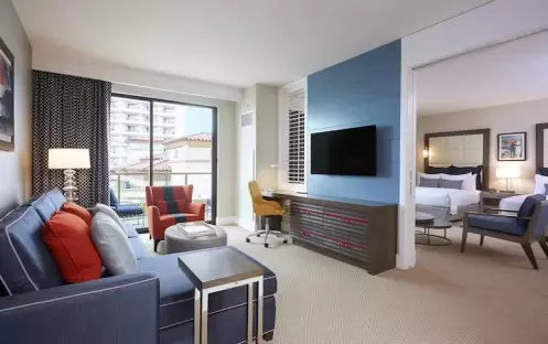 THE-WATEFRONT-BEACH-RESORT-PREMIUM-OCEANVIEW-2-QUEENS-FAMILY-SUITE
