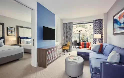 THE-WATEFRONT-BEACH-RESORT-PREMIUM-POOLSIDE-1-BEDROOM-2-QUEEN-SUITE-DETAIL