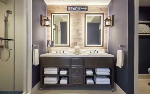 The-Water-Front-Beach-Resort-PREMIUM-OCEANFRONT-1-BEDROOM-1-KING-SUITE-WASHROOM
