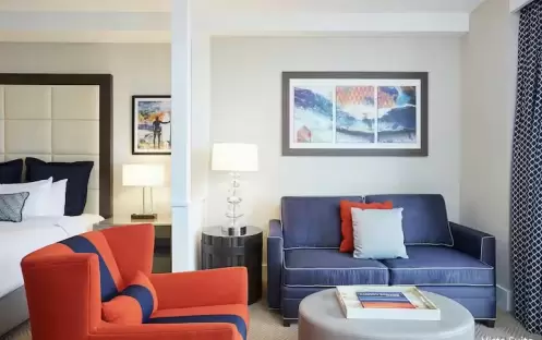 The-Water-Front-Beach-Resort-PREMIUM-PARTIAL-OCEANVIEW-1-KING-STUDIO-SUITE-DETAIL
