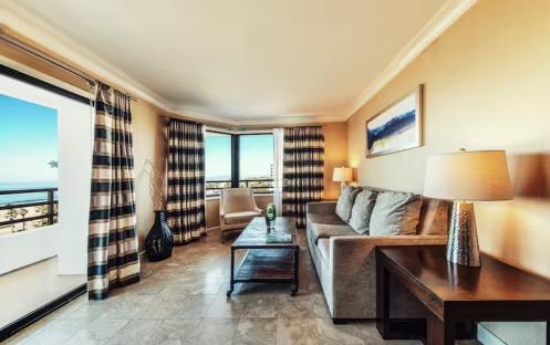 The-Waterfron-Beach-Resort-Oceanfront-1-Bedroom-1-King-suite