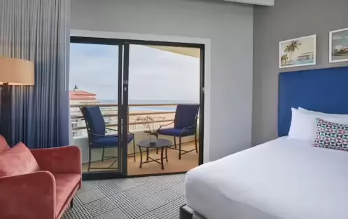 Partial Oceanview 1 King Bed