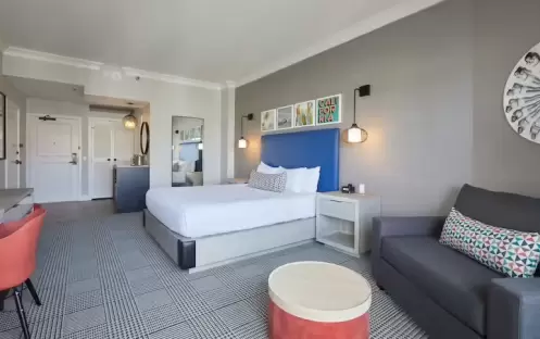 The-Waterfront-Beach-Resort-Resort-View-1-King-Bed