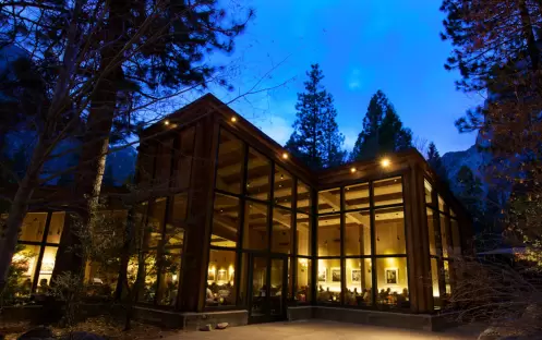 Yosemite Valley Lodge, California - The Mountain Room Lounge 2
