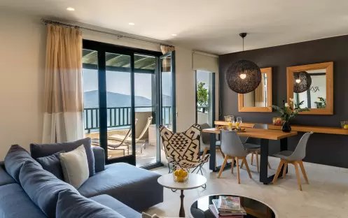 Sapphire Cozy Suite Living Room