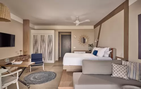 Sapphire Zen Suite with Sharing Pool Sitting Area