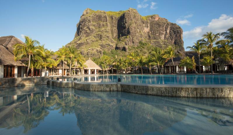 Mauritius - Dinarobin Beachcomber Golf Resort & Spa - Pool view