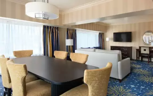 Disneyland Hotel - Two Bedroom Family Suite Dining Area