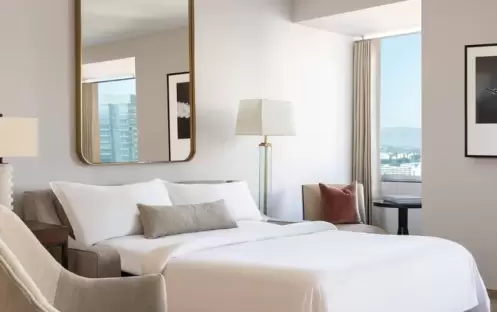 The-Ritz-Carlton_-Los-Angeles-Executive-Suite-King-View-from-the-bed