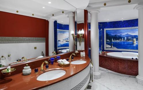 Burj-Al-Arab-Deluxe-Marina-Suite-Bathroom