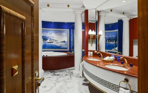 Burj-Al-Arab-Deluxe-Palm-Suite-Bathroom