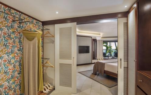 Royal Palm Beachcomber Luxury - Ocean Suite Wardrobe