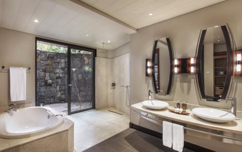Trou Aux Biches Beachcomber Golf Resort & Spa - Two Bedroom Family Suite Bathroom