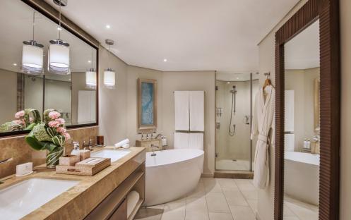 Royal Palm Beachcomber Luxury - Junior Suite Bathroom