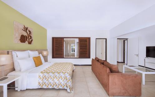 Victoria Beachcomber Resort & Spa - Two Bedroom Deluxe Family Apartment 1