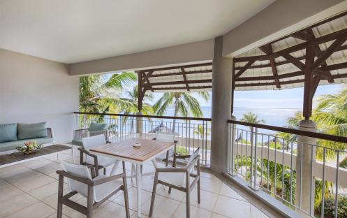 Victoria Beachcomber Resort & Spa - Family Apartment Balcony