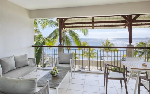 Victoria Beachcomber Resort & Spa - Rooms - Two Bedroom Superior First Floor Family Apartment Balcony