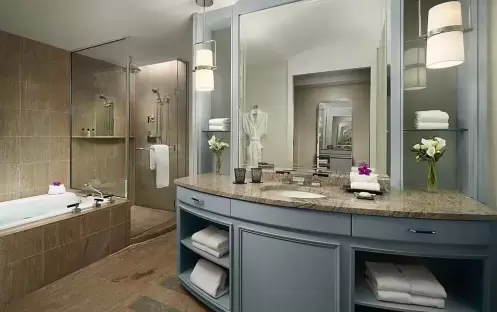 Mandarin Oriental Boston - Deluxe Room Bathroom Mandarin Oriental Boston - Deluxe Room Bathroom