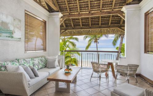 Paradis Beachcomber Golf Resort & Spa - Rooms - ﻿Junior Suite Beach Front Terrace