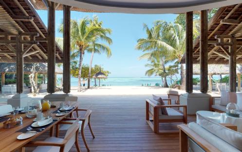 Paradis Beachcomber Golf Resort & Spa - Presidential Villa Dining table