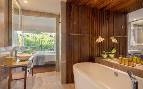 Maya Sanur Resort & Spa - Wonderful Garden View - Bathtub
