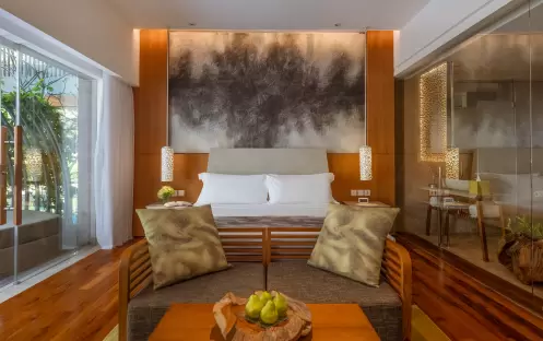 Impressive Lagoon Pool Suite - Interior-one-king-bed