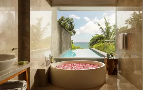 Heavenly Ocean View Pool Suite - Bathtub