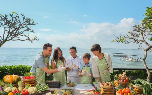 Maya Sanur Resort & Spa - Cooking-class-family