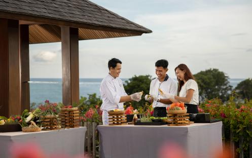 Maya Sanur Resort & Spa - Cooking-class-couple