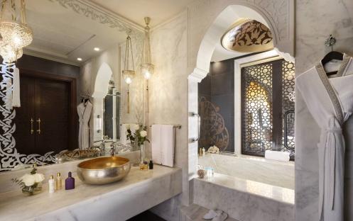 Jumeirah-Zabeel-Saray-Ottoman-Two-Bedroom-Family-Room-Bathroom