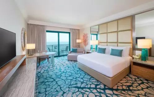Atlantis The Palm - Two Bedroom Family Club Room King Bed