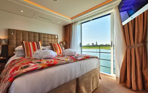 AmaWaterways AmaSerena CAT Suite 3 AmaWaterways AmaSerena CAT Suite 3