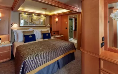 Cunard Queen Elizabeth Accommodation Master Suite 2