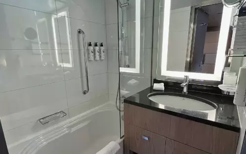 Deluxe Suite Le Boreal PONANT 3