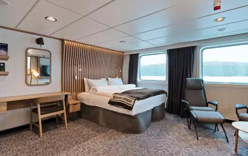 Hurtigruten - MS Roald Amundsen - Arctic Superior TY