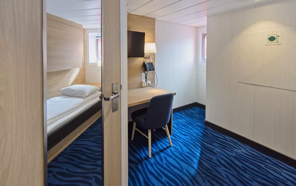 Polar Outside | Lower deck for 2 travellers
