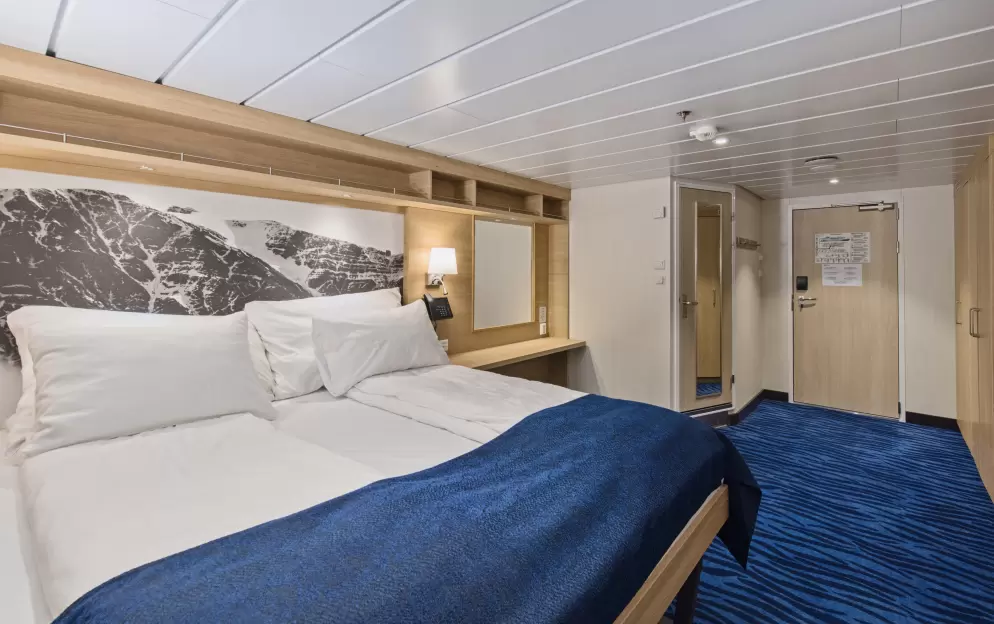 Polar Inside | Larger inside cabin for 2 travellers