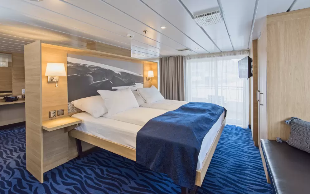 Expedition Suite | Owners suite on upper deck